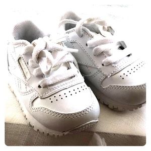White infant Reebok size 3